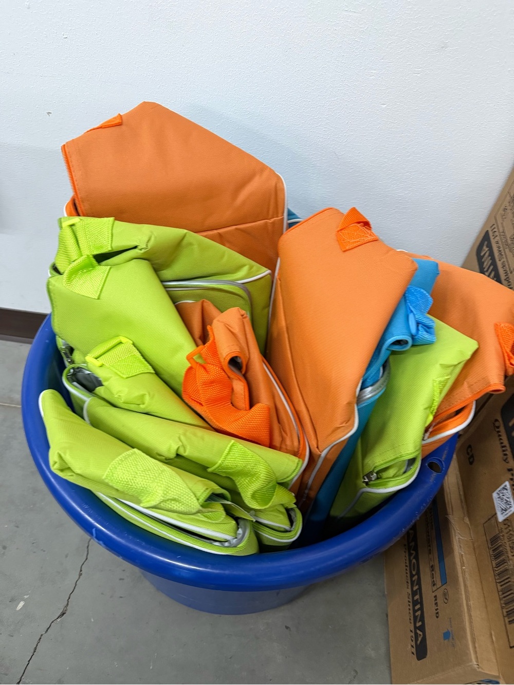 Insulated Cooler Tote 40 can purchaser can choose from green or orange - Picture 5 of 5